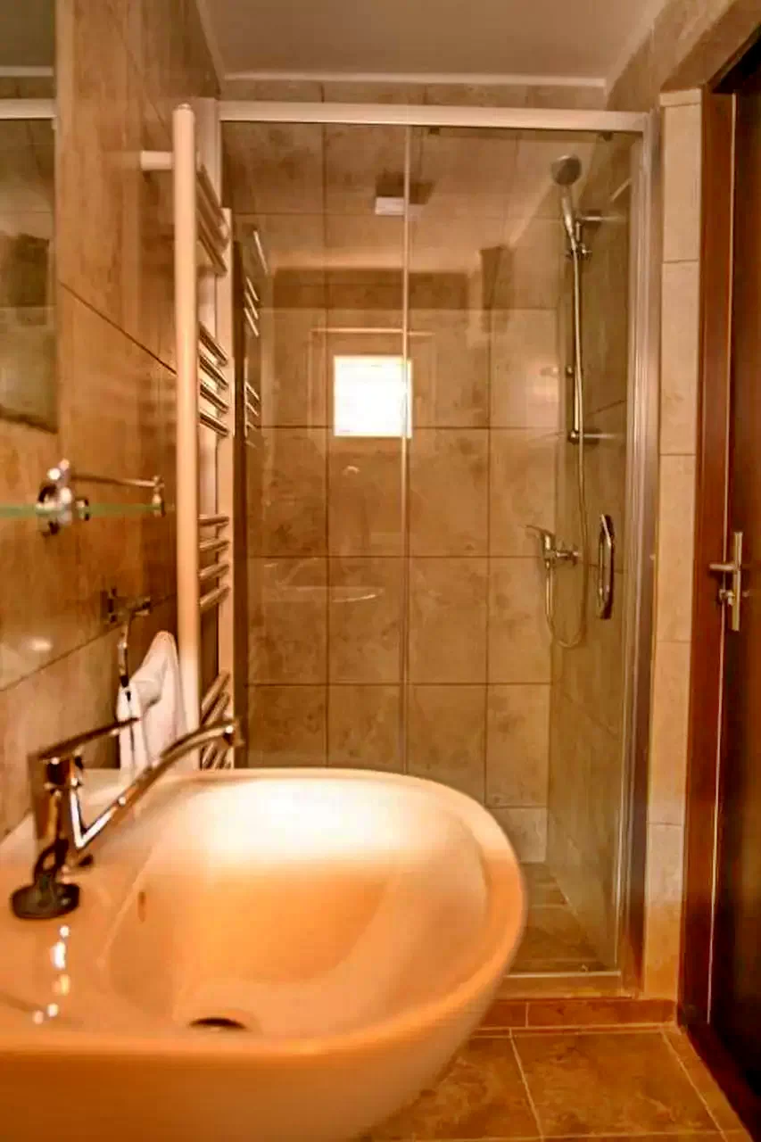 Băile Tușnad Cazare | Motel (K0416-13) Imaginea poate fi supusă drepturilor de autor. Se recomandă contactarea titularului drepturilor.