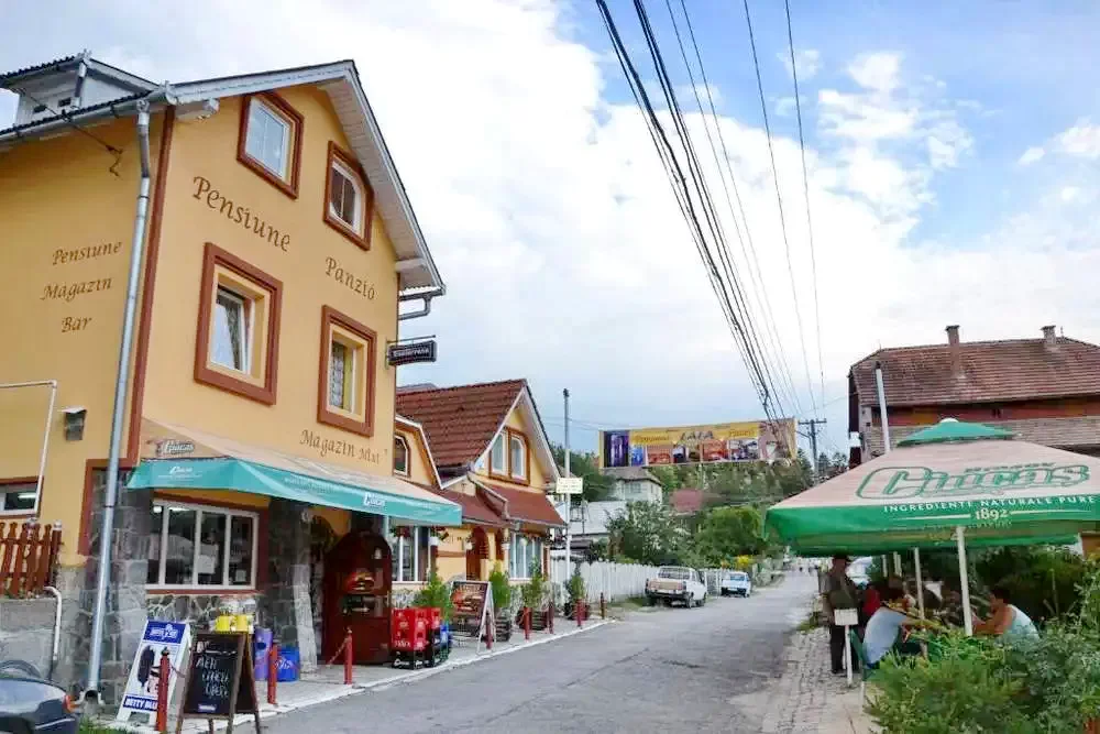 Băile Tușnad Cazare | Motel (K0416-15) Imaginea poate fi supusă drepturilor de autor. Se recomandă contactarea titularului drepturilor.