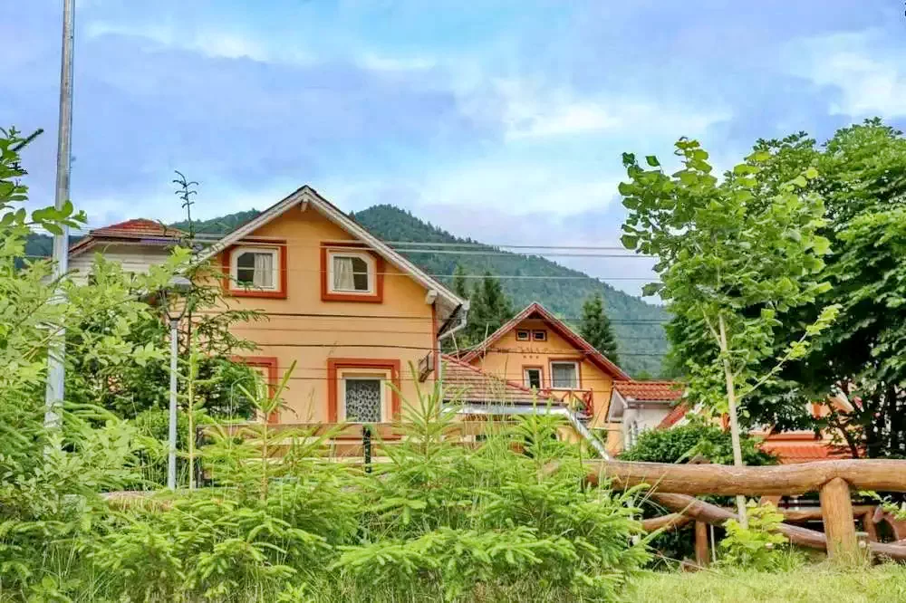 Băile Tușnad Cazare | Motel (K0416-18) Imaginea poate fi supusă drepturilor de autor. Se recomandă contactarea titularului drepturilor.