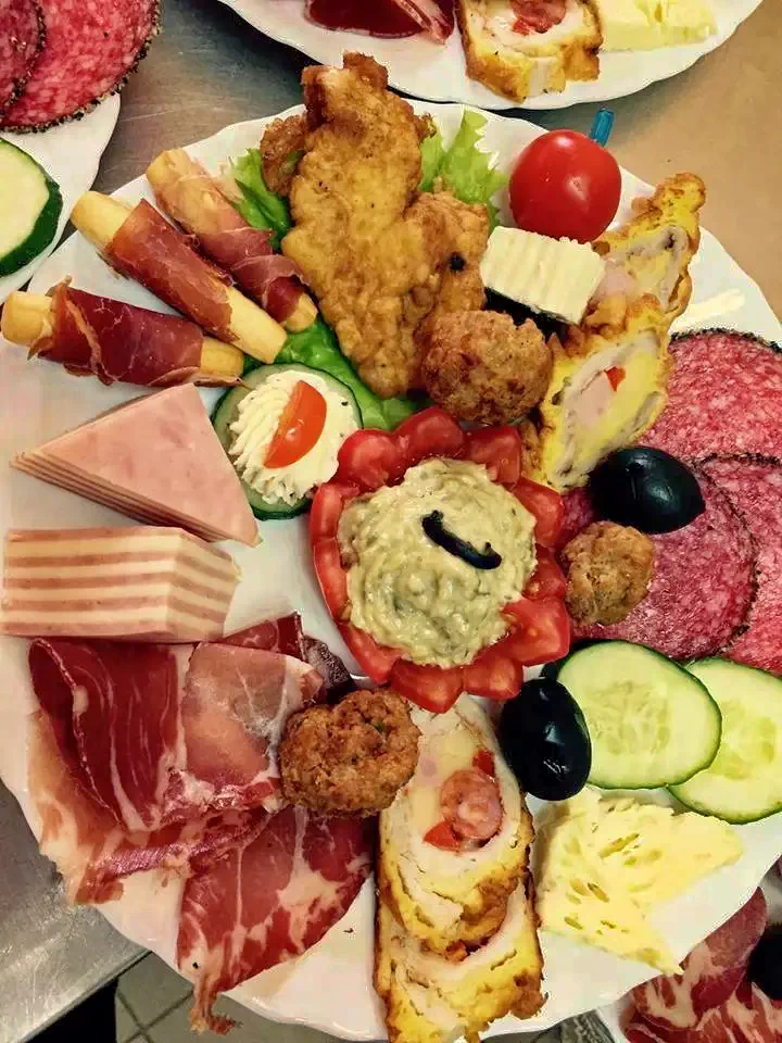 Borșa Cazare | Pensiune (K1246-8) Imaginea poate fi supusă drepturilor de autor. Se recomandă contactarea titularului drepturilor. Borșa Cazare | Pensiune (K1246-8) Imaginea poate fi supusă drepturilor de autor. Se recomandă contactarea titularului drepturilor.