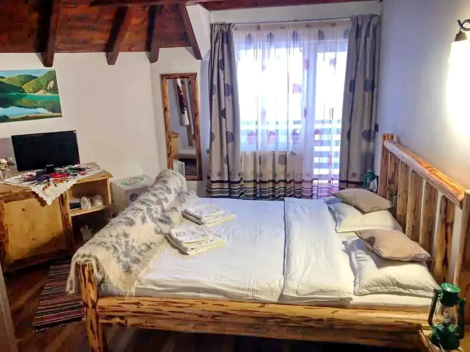 Borșa Cazare | Pensiune (K1246-27) Imaginea poate fi supusă drepturilor de autor. Se recomandă contactarea titularului drepturilor. Borșa Cazare | Pensiune (K1246-27) Imaginea poate fi supusă drepturilor de autor. Se recomandă contactarea titularului drepturilor.