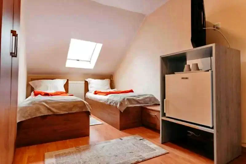 Borsec Cazare | Motel (K0628-20) Imaginea poate fi supusă drepturilor de autor. Se recomandă contactarea titularului drepturilor.