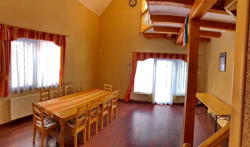 Zetea Cazare | Motel (K0497-20) Imaginea poate fi supusă drepturilor de autor. Se recomandă contactarea titularului drepturilor.