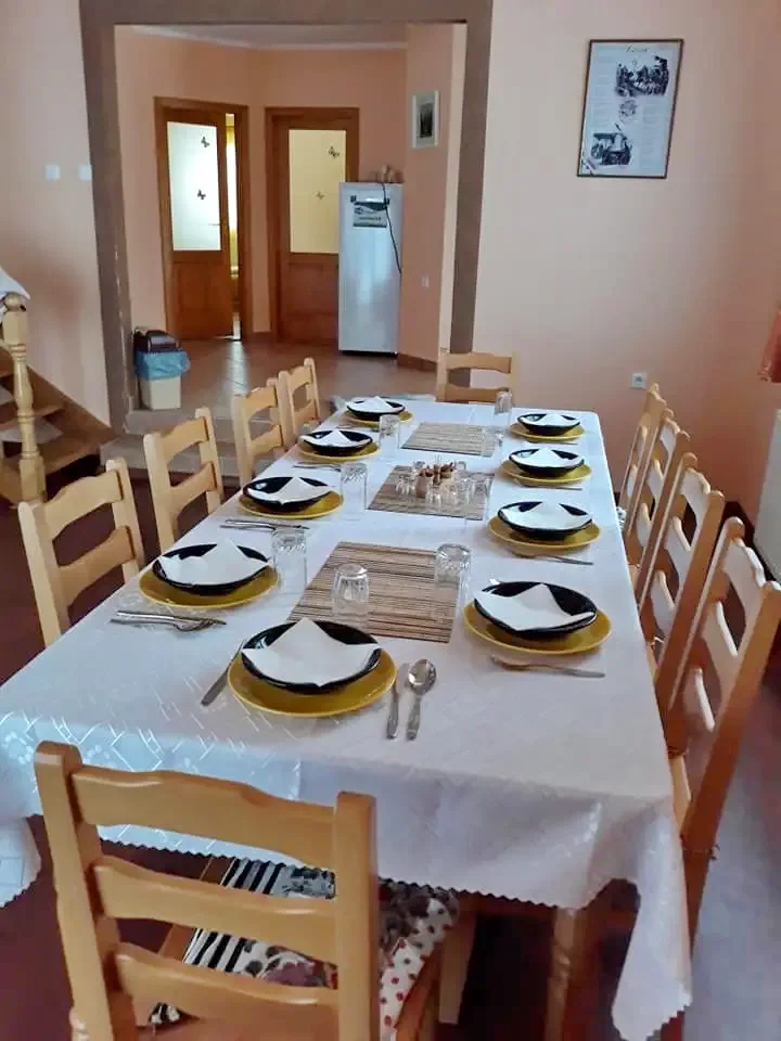 Zetea Cazare | Motel (K0497-30) Imaginea poate fi supusă drepturilor de autor. Se recomandă contactarea titularului drepturilor.