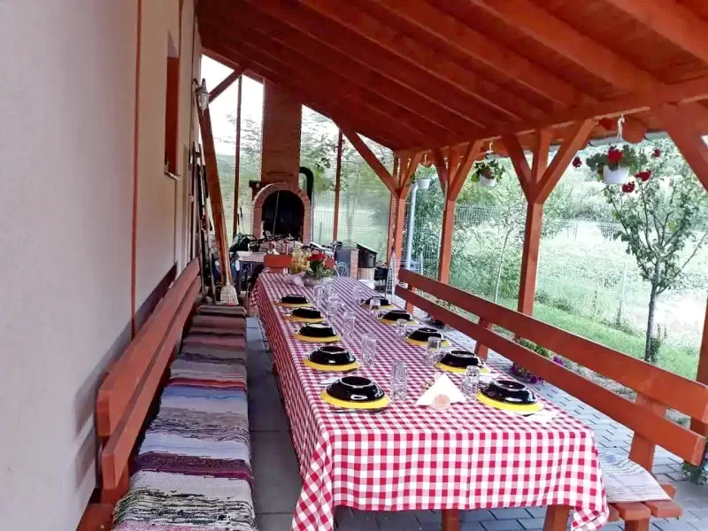 Zetea Cazare | Motel (K0497-40) Imaginea poate fi supusă drepturilor de autor. Se recomandă contactarea titularului drepturilor.