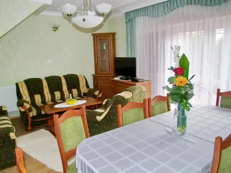  Cazare | Hotel**** (K0654-2) Imaginea poate fi supusă drepturilor de autor. Se recomandă contactarea titularului drepturilor.