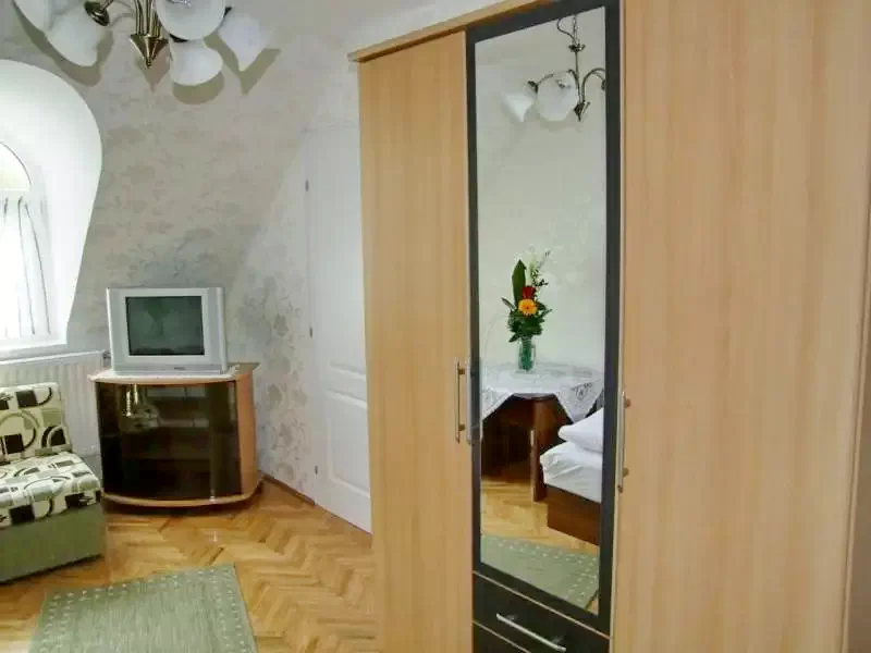  Cazare | Hotel**** (K0654-10) Imaginea poate fi supusă drepturilor de autor. Se recomandă contactarea titularului drepturilor.