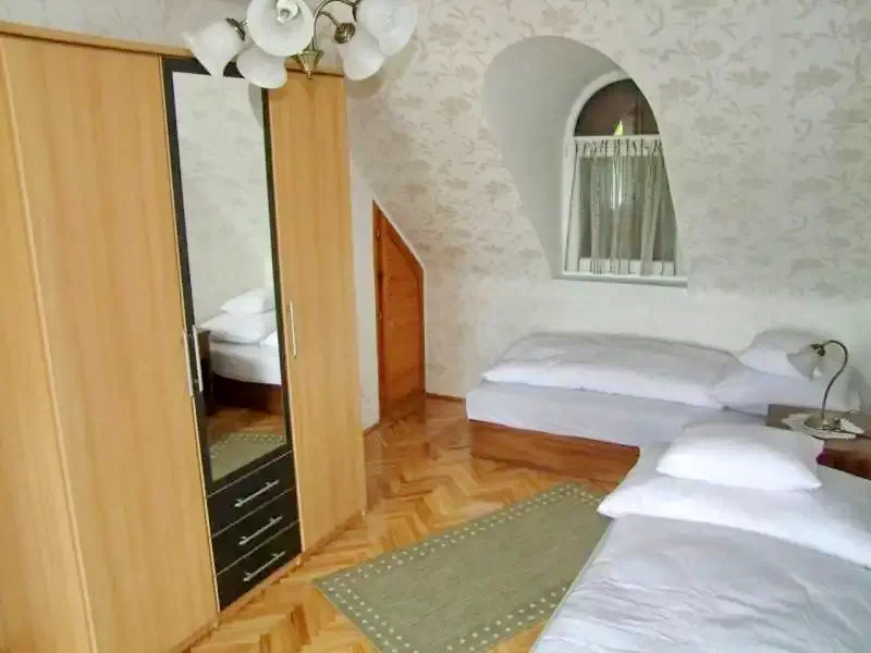 Cazare | Casă de oaspeți (K0654-11) Imaginea poate fi supusă drepturilor de autor. Se recomandă contactarea titularului drepturilor.  Cazare | Casă de oaspeți (K0654-11) Imaginea poate fi supusă drepturilor de autor. Se recomandă contactarea titularului drepturilor.