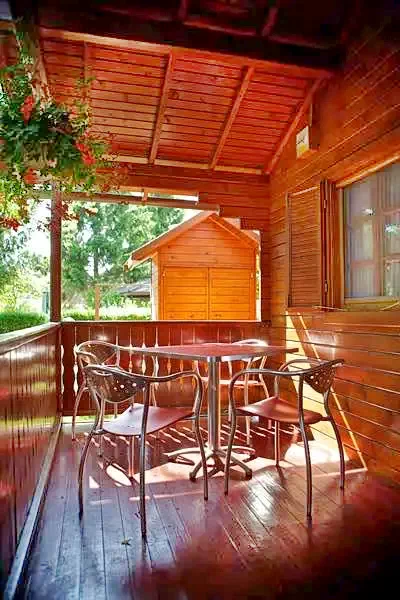  Cazare | Casă de apartamente (K0945-3) Imaginea poate fi supusă drepturilor de autor. Se recomandă contactarea titularului drepturilor.