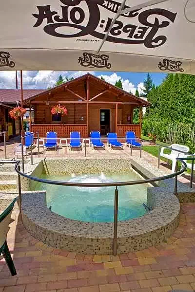  Cazare | Bungalow (K0945-24) Imaginea poate fi supusă drepturilor de autor. Se recomandă contactarea titularului drepturilor.