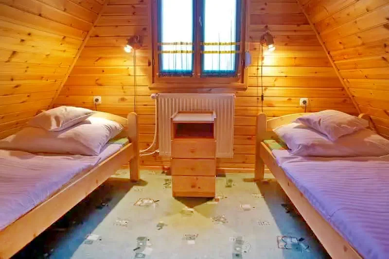 Bogács Szállás | Bungalow (K0945-36) A kép szerzői jogvédelem alatt állhat. Javasolt a kapcsolatfelvétel a jog tulajdonossal.