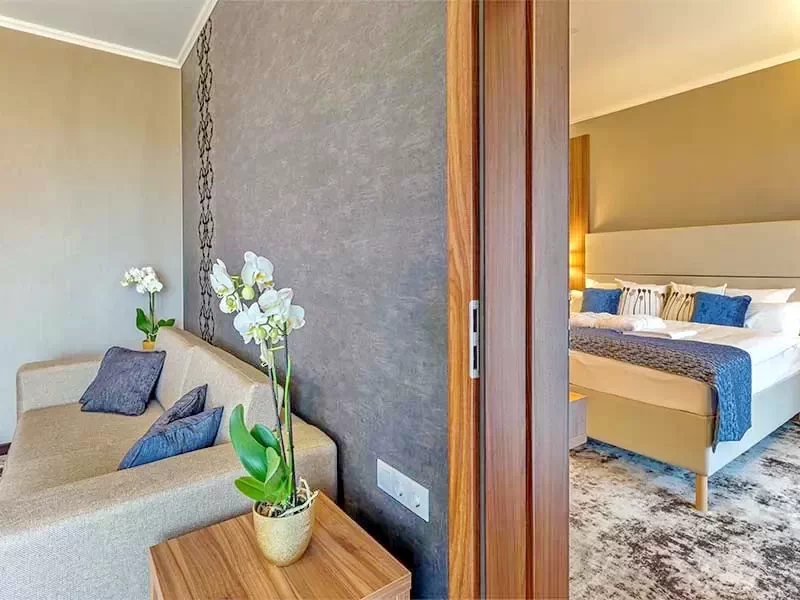  Cazare | Casă de oaspeți (K1013-15) Imaginea poate fi supusă drepturilor de autor. Se recomandă contactarea titularului drepturilor.