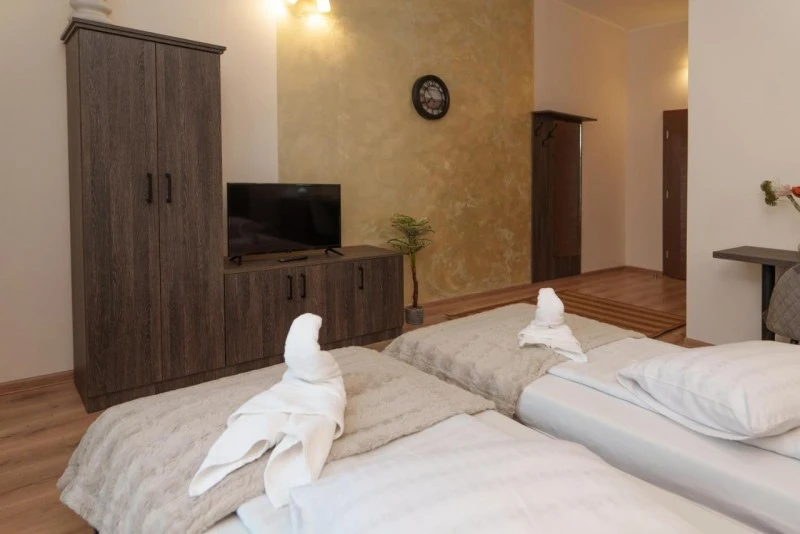 Gheorgheni Cazare | Hotel*** (K1533-18) Imaginea poate fi supusă drepturilor de autor. Se recomandă contactarea titularului drepturilor. Gheorgheni Cazare | Hotel*** (K1533-18) Imaginea poate fi supusă drepturilor de autor. Se recomandă contactarea titularului drepturilor.