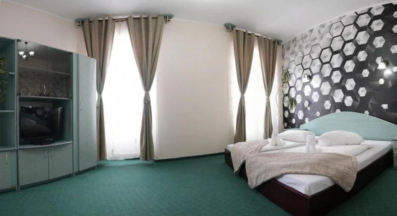 Gheorgheni Cazare | Hotel*** (K1533-30) Imaginea poate fi supusă drepturilor de autor. Se recomandă contactarea titularului drepturilor. Gheorgheni Cazare | Hotel*** (K1533-30) Imaginea poate fi supusă drepturilor de autor. Se recomandă contactarea titularului drepturilor.