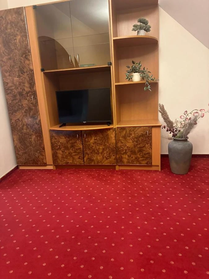 Gheorgheni Cazare | Hotel*** (K1533-48) Imaginea poate fi supusă drepturilor de autor. Se recomandă contactarea titularului drepturilor. Gheorgheni Cazare | Hotel*** (K1533-48) Imaginea poate fi supusă drepturilor de autor. Se recomandă contactarea titularului drepturilor.