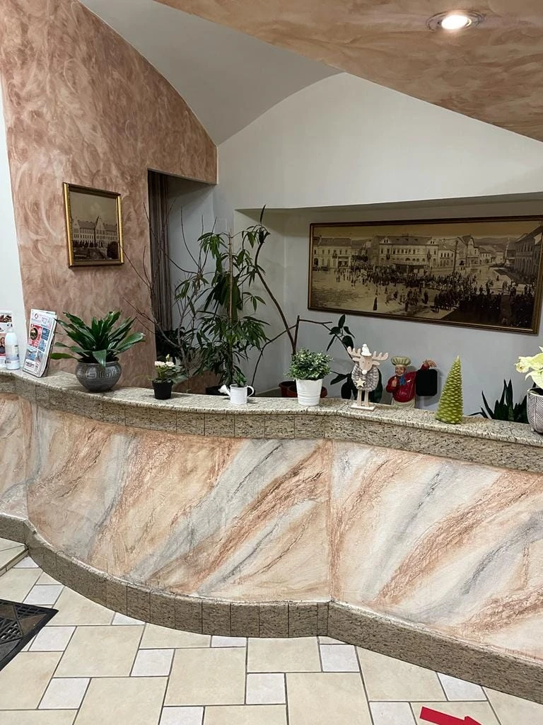 Gheorgheni Cazare | Hotel*** (K1533-54) Imaginea poate fi supusă drepturilor de autor. Se recomandă contactarea titularului drepturilor. Gheorgheni Cazare | Hotel*** (K1533-54) Imaginea poate fi supusă drepturilor de autor. Se recomandă contactarea titularului drepturilor.