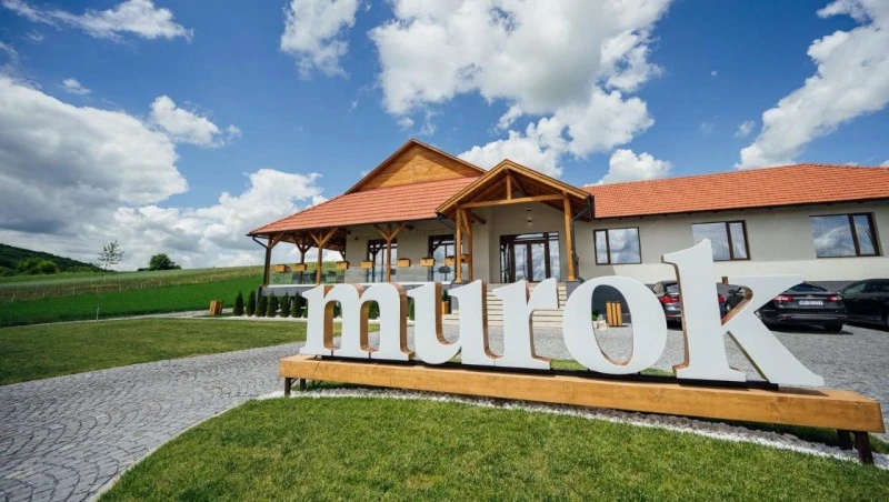 Nyárádszereda Szállás | Motel (K0409-15) A kép szerzői jogvédelem alatt állhat. Javasolt a kapcsolatfelvétel a jog tulajdonossal.