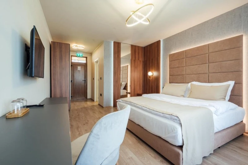 Miercurea Nirajului Cazare | Motel (K0409-21) Imaginea poate fi supusă drepturilor de autor. Se recomandă contactarea titularului drepturilor.