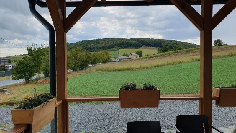 Nyárádszereda Szállás | Motel (K0409-28) A kép szerzői jogvédelem alatt állhat. Javasolt a kapcsolatfelvétel a jog tulajdonossal.