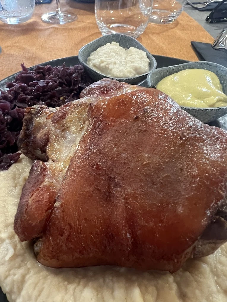 Miercurea Nirajului Cazare | Motel (K0409-33) Imaginea poate fi supusă drepturilor de autor. Se recomandă contactarea titularului drepturilor.