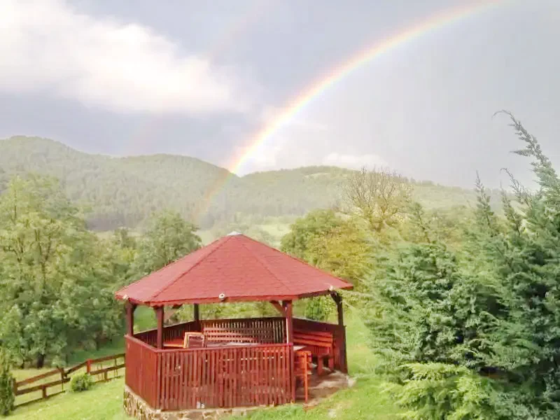 Cazare Bulz - Cabana Lorau | Remetelórév - Lorau Turistaház. Imaginea poate fi supusă drepturilor de autor. Se recomandă contactarea titularului drepturilor.
