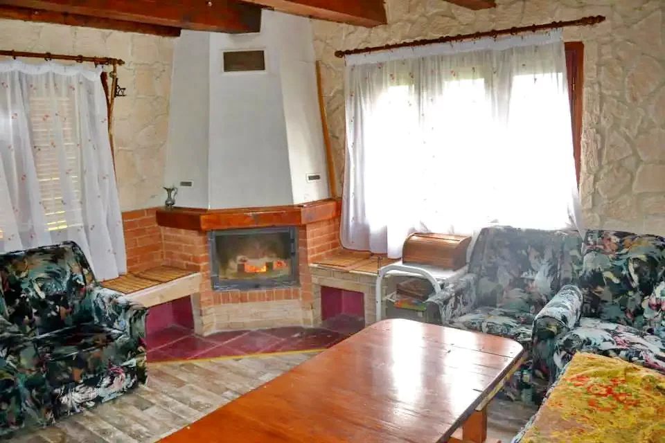 Cazare Bulz - Cabana Lorau | Remetelórév - Lorau Turistaház. Imaginea poate fi supusă drepturilor de autor. Se recomandă contactarea titularului drepturilor.