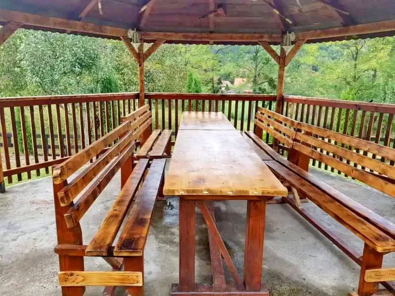 Cazare Bulz - Cabana Lorau | Remetelórév - Lorau Turistaház. Imaginea poate fi supusă drepturilor de autor. Se recomandă contactarea titularului drepturilor.