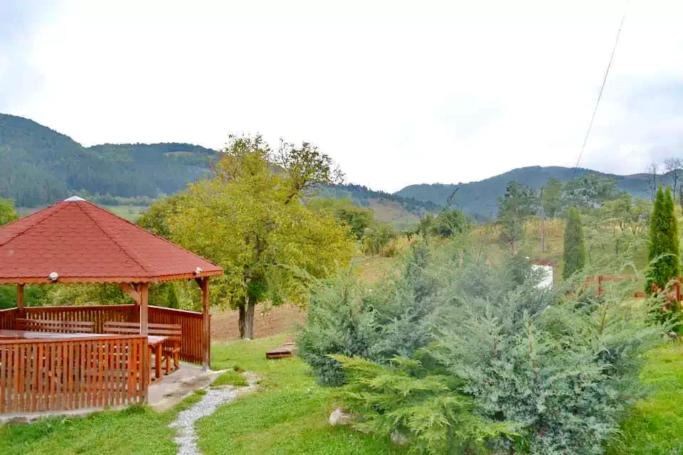 Cazare Bulz - Cabana Lorau | Remetelórév - Lorau Turistaház. Imaginea poate fi supusă drepturilor de autor. Se recomandă contactarea titularului drepturilor.