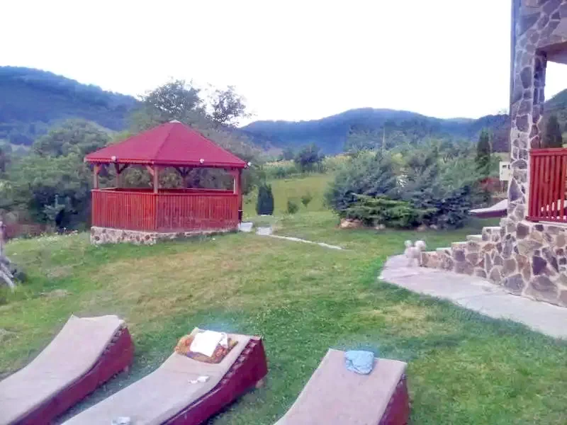 Cazare Bulz - Cabana Lorau | Remetelórév - Lorau Turistaház. Imaginea poate fi supusă drepturilor de autor. Se recomandă contactarea titularului drepturilor.