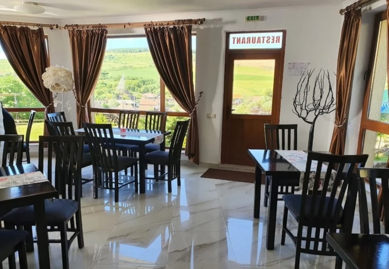 Nădășelu Cazare | Motel (K1447-1) Imaginea poate fi supusă drepturilor de autor. Se recomandă contactarea titularului drepturilor.