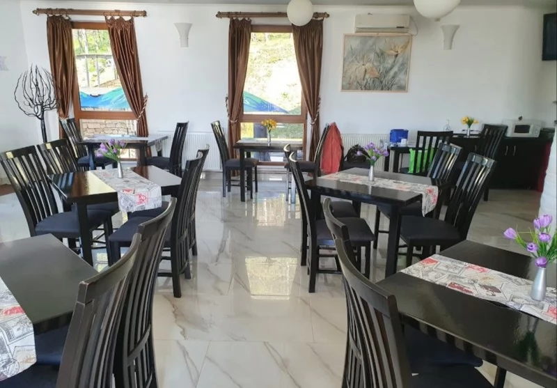 Nădășelu Cazare | Motel (K1447-3) Imaginea poate fi supusă drepturilor de autor. Se recomandă contactarea titularului drepturilor.