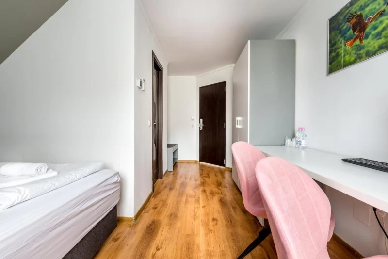 Nădășelu Cazare | Motel (K1447-15) Imaginea poate fi supusă drepturilor de autor. Se recomandă contactarea titularului drepturilor.