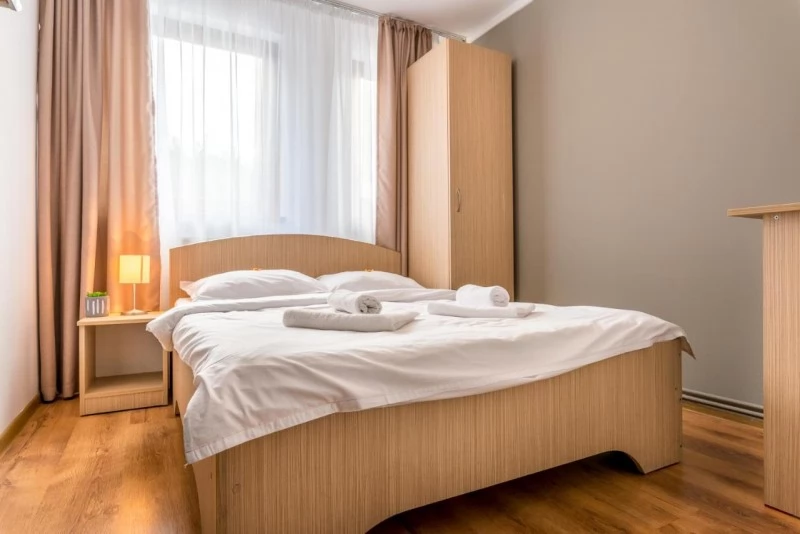 Nădășelu Cazare | Motel (K1447-49) Imaginea poate fi supusă drepturilor de autor. Se recomandă contactarea titularului drepturilor.