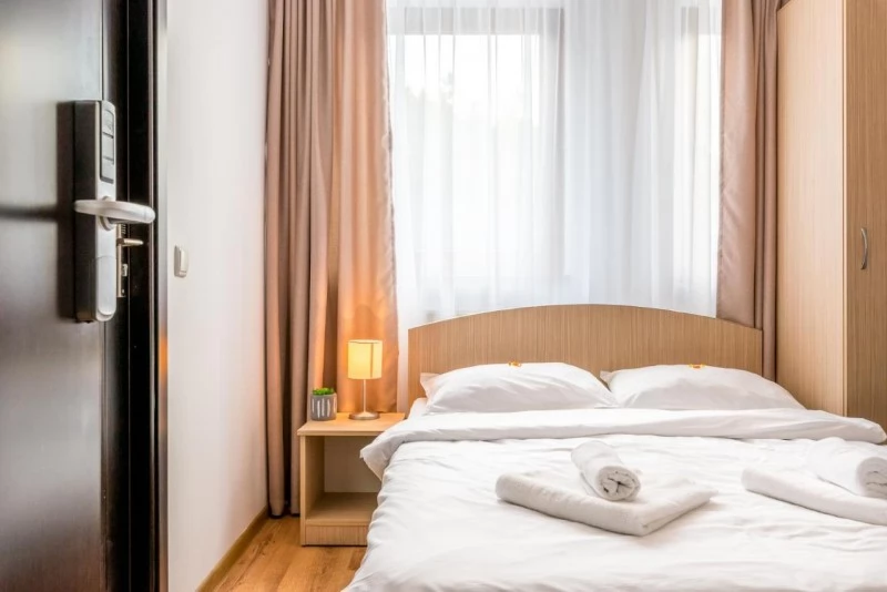 Nădășelu Cazare | Motel (K1447-50) Imaginea poate fi supusă drepturilor de autor. Se recomandă contactarea titularului drepturilor.