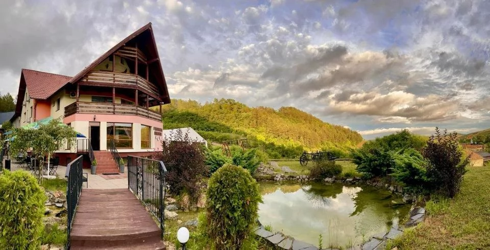 Nădășelu Cazare | Motel (K1447-69) Imaginea poate fi supusă drepturilor de autor. Se recomandă contactarea titularului drepturilor.