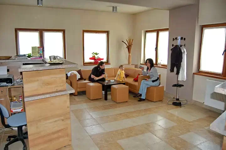 Cazare Petreștii de Jos - Pensiunea Laura***|Magyarpeterd - Laura Panzió***. Imaginea poate fi supusă drepturilor de autor. Se recomandă contactarea titularului drepturilor.