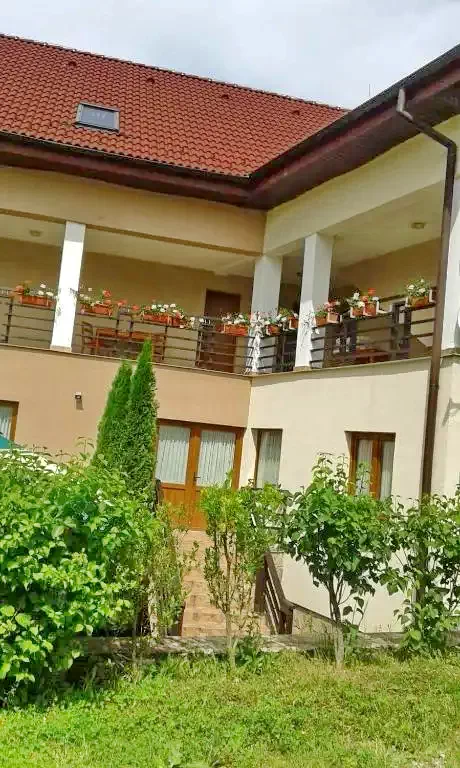 Petreștii de Sus Cazare | Pensiune (K0656-41) Imaginea poate fi supusă drepturilor de autor. Se recomandă contactarea titularului drepturilor. Petreștii de Sus Cazare | Pensiune (K0656-41) Imaginea poate fi supusă drepturilor de autor. Se recomandă contactarea titularului drepturilor.