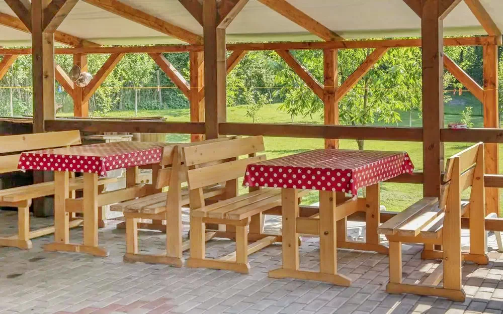 Corund Cazare | Cabană (K0412-13) Imaginea poate fi supusă drepturilor de autor. Se recomandă contactarea titularului drepturilor.