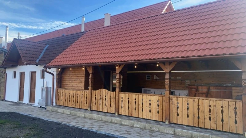 Farkaslaka Szállás | Üdülőfalu (K1123-24) A kép szerzői jogvédelem alatt állhat. Javasolt a kapcsolatfelvétel a jog tulajdonossal.