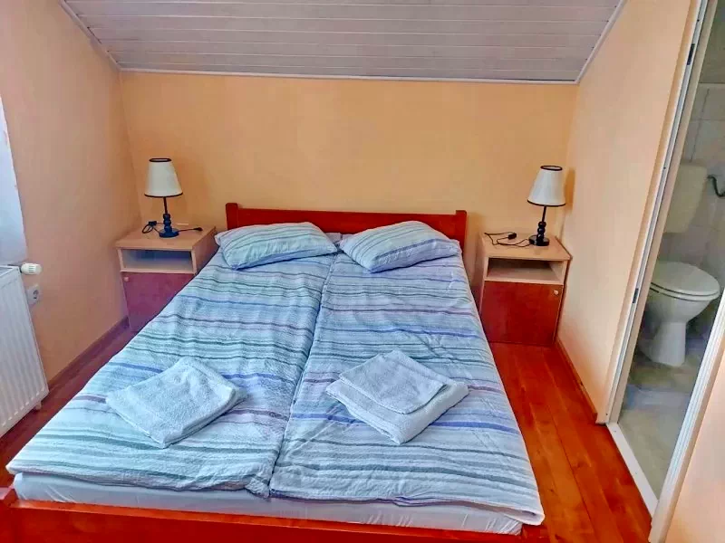 Delnița Cazare | Sat de vacanță (K0228-21) Imaginea poate fi supusă drepturilor de autor. Se recomandă contactarea titularului drepturilor.