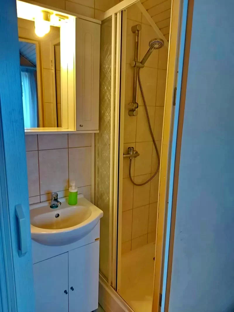 Delnița Cazare | Sat de vacanță (K0228-22) Imaginea poate fi supusă drepturilor de autor. Se recomandă contactarea titularului drepturilor.