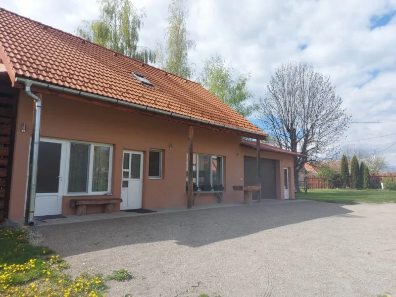 Csíkdelne Szállás | Üdülőfalu (K0228-35) A kép szerzői jogvédelem alatt állhat. Javasolt a kapcsolatfelvétel a jog tulajdonossal.