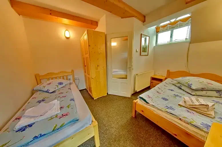 Gyimesközéplok Szállás | Motel (K0805-15) A kép szerzői jogvédelem alatt állhat. Javasolt a kapcsolatfelvétel a jog tulajdonossal.