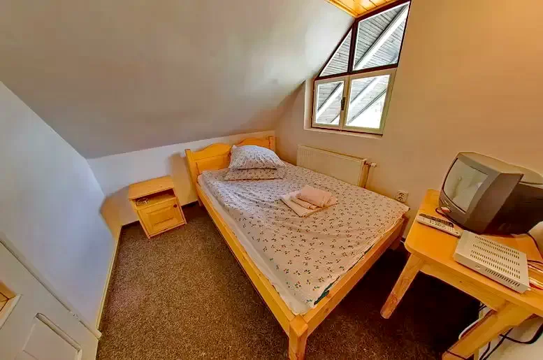 Lunca de Jos Cazare | Motel (K0805-20) Imaginea poate fi supusă drepturilor de autor. Se recomandă contactarea titularului drepturilor.