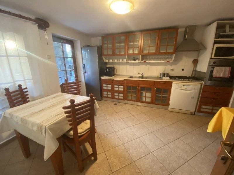 Sepsiszentkirály Szállás | Motel (K0549-3) A kép szerzői jogvédelem alatt állhat. Javasolt a kapcsolatfelvétel a jog tulajdonossal.