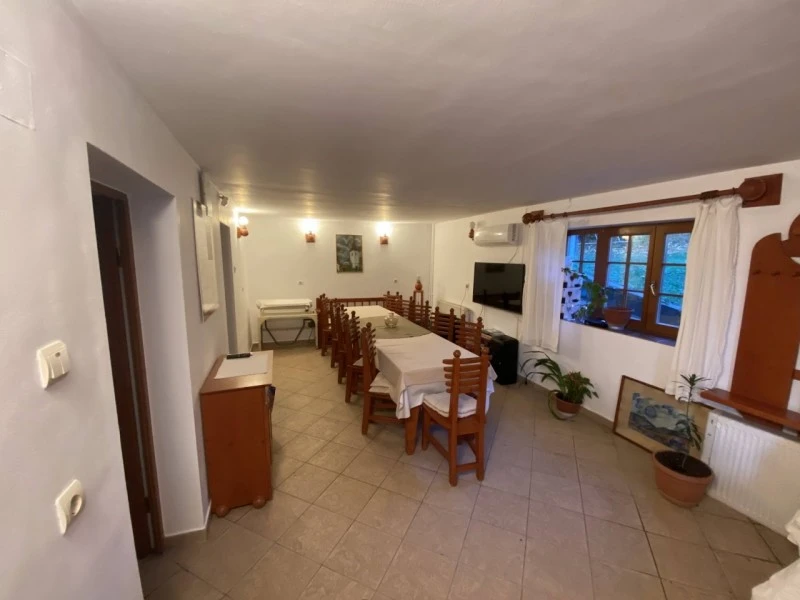 Sepsiszentkirály Szállás | Motel (K0549-4) A kép szerzői jogvédelem alatt állhat. Javasolt a kapcsolatfelvétel a jog tulajdonossal.