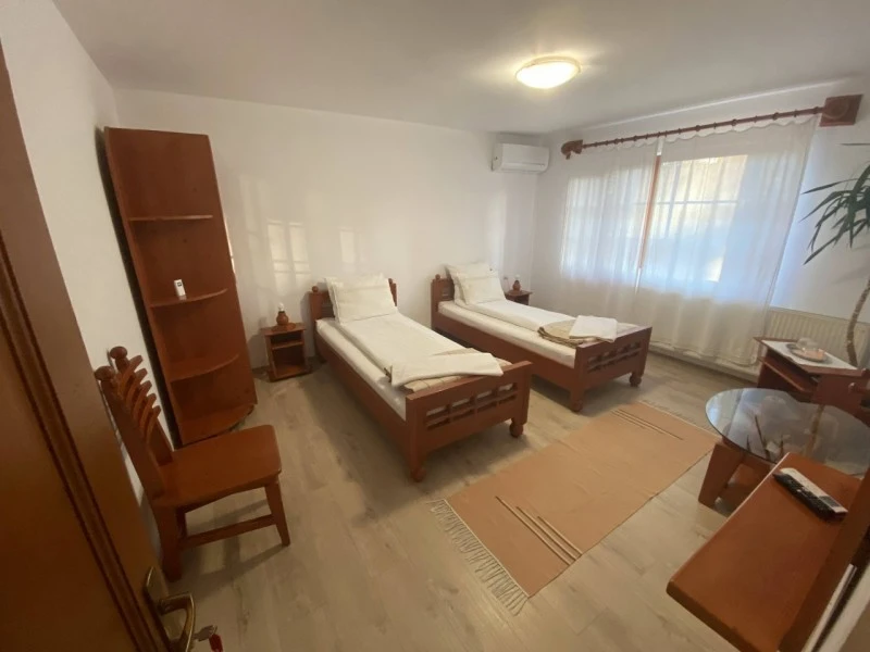 Sâncraiu Cazare | Motel (K0549-11) Imaginea poate fi supusă drepturilor de autor. Se recomandă contactarea titularului drepturilor.