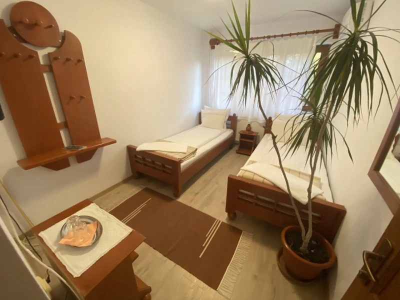 Sâncraiu Cazare | Motel (K0549-15) Imaginea poate fi supusă drepturilor de autor. Se recomandă contactarea titularului drepturilor.