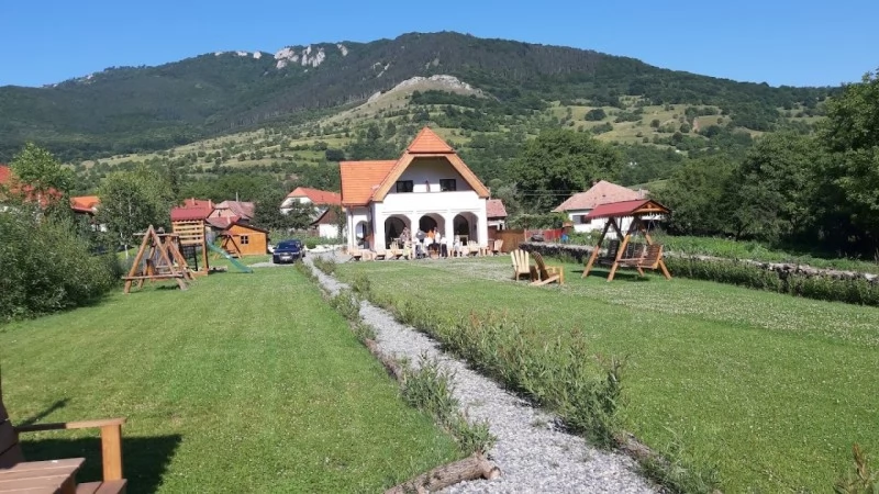 Rimetea Cazare | Pensiune (K1438-51) Imaginea poate fi supusă drepturilor de autor. Se recomandă contactarea titularului drepturilor. Rimetea Cazare | Pensiune (K1438-51) Imaginea poate fi supusă drepturilor de autor. Se recomandă contactarea titularului drepturilor.