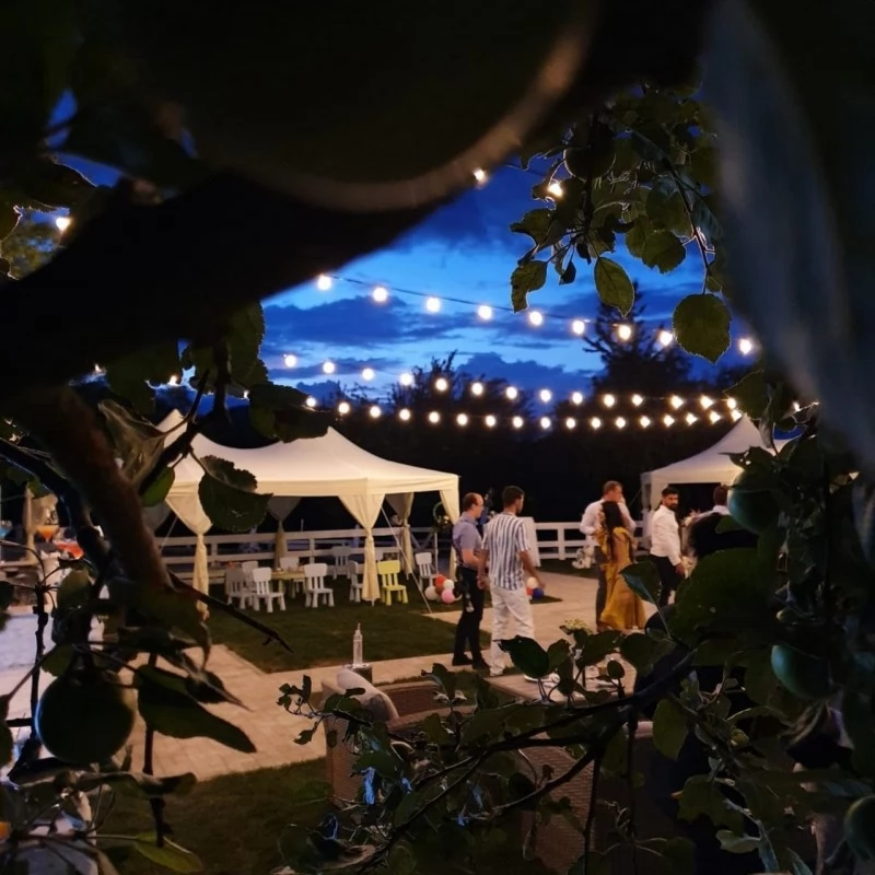 Deva Cazare | Căsuțe tip camping (K1474-1) Imaginea poate fi supusă drepturilor de autor. Se recomandă contactarea titularului drepturilor.